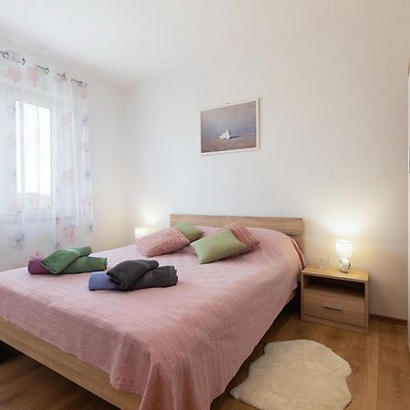 Apartment Little Gallery **** Ровинь Экстерьер фото
