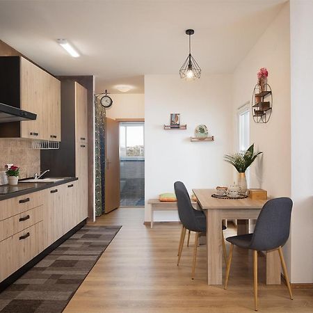 Apartment Little Gallery **** Ровинь Экстерьер фото