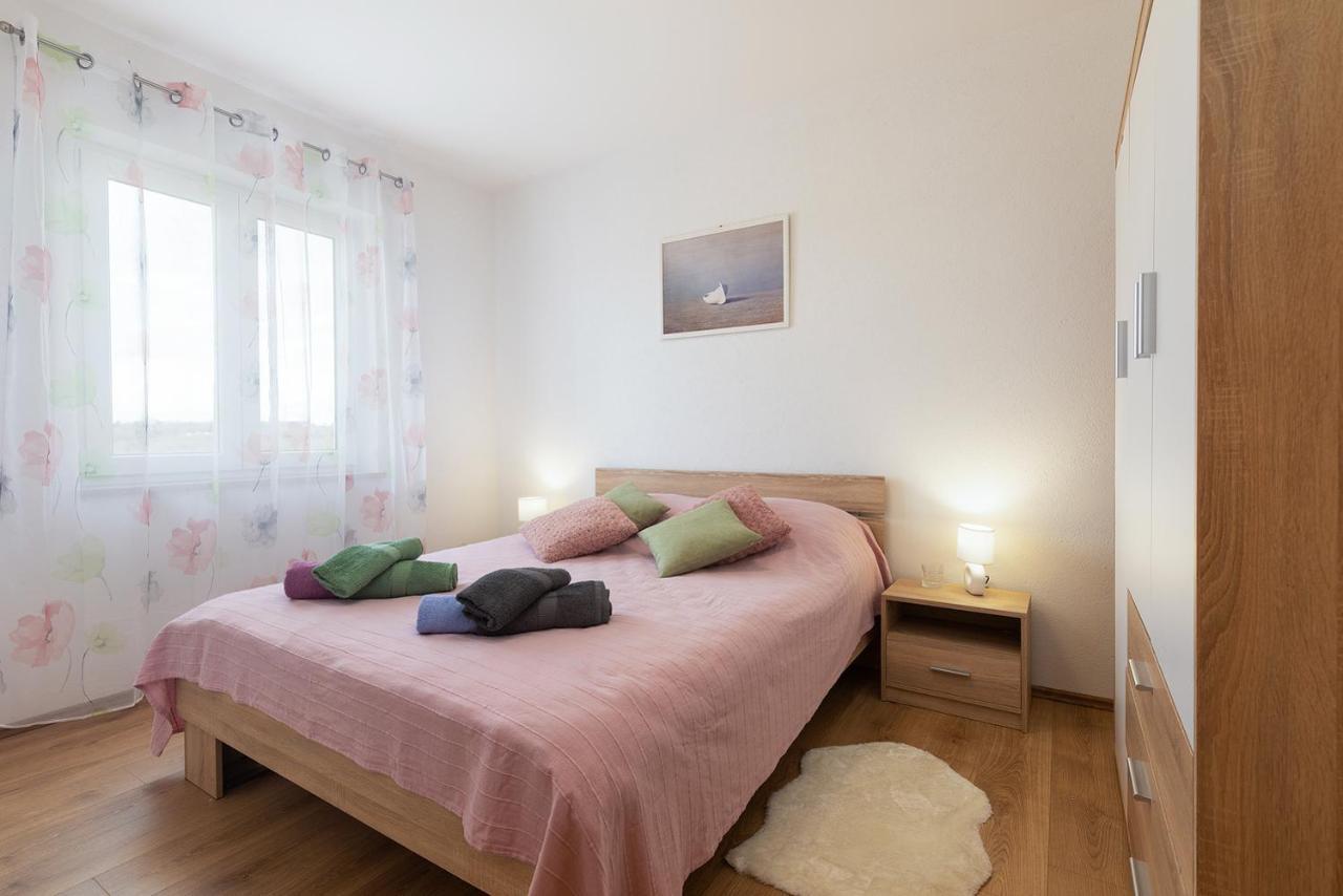 Apartment Little Gallery **** Ровинь Экстерьер фото