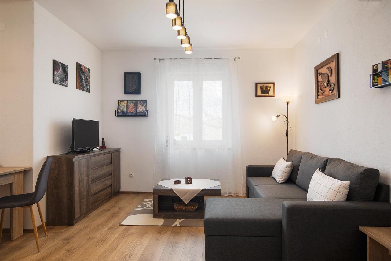 Apartment Little Gallery **** Ровинь Экстерьер фото